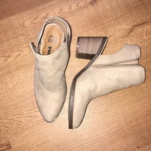 New never used Sonoma heels